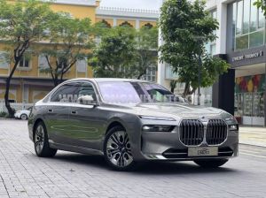 Xe BMW 7 Series 740i Pure Excellence 2023