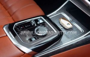Xe BMW 7 Series 740i Pure Excellence 2024
