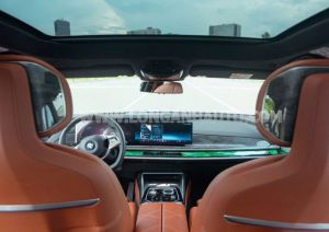 Xe BMW 7 Series 740i Pure Excellence 2024