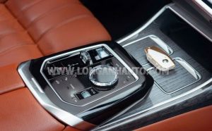 Xe BMW 7 Series 740i Pure Excellence 2024