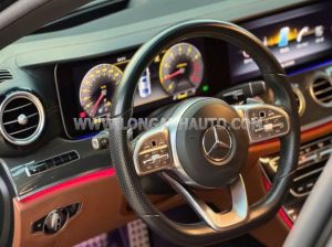 Xe Mercedes Benz E class E300 AMG 2020