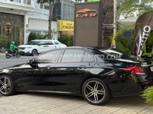 Xe Mercedes Benz E class E300 AMG 2020