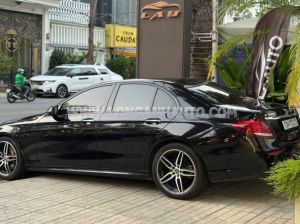 Xe Mercedes Benz E class E300 AMG 2020