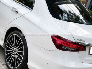 Xe Mercedes Benz E class E300 AMG 2022